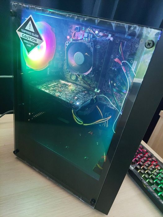 PC  | i5 7400 | GTX 1060  | 16GB RAM | SSD
