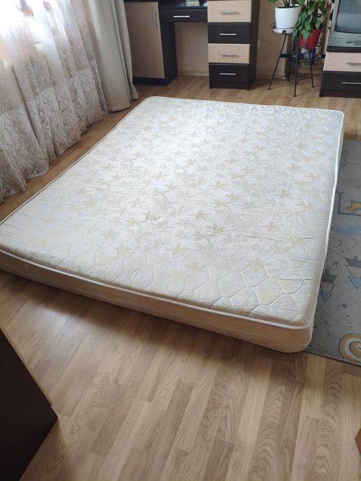 Продам матрас 160/200