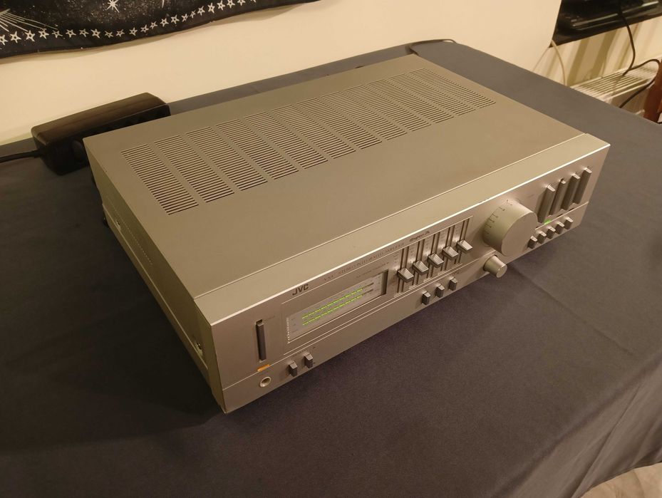 Wzmacniacz JVC A-X4