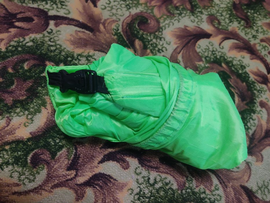 Продам шезлонг новый