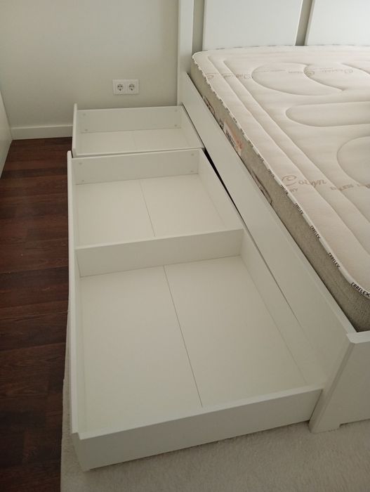 Vendo cama de casal Ikea e colchão