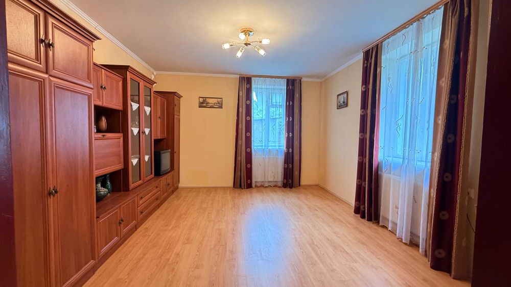 Продаж квартири, 2кім з ремонтом, 57.5кв м, вул Франка, Винники Львів