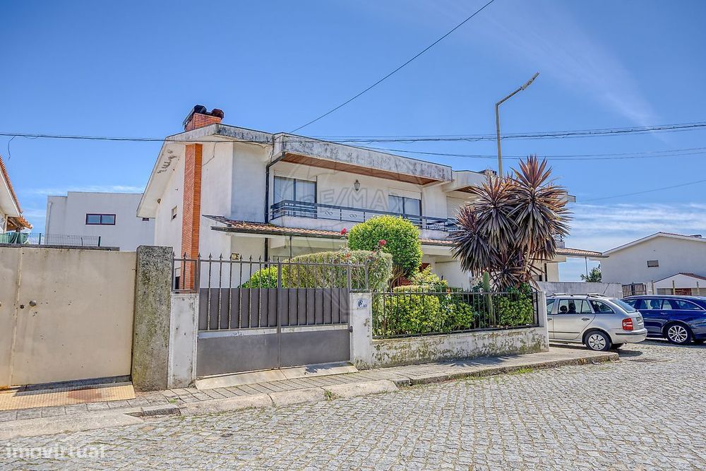 Moradia T4 para venda