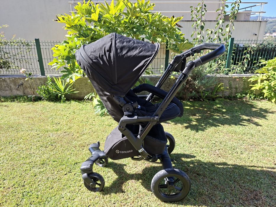 Carrinho Bebé Concord Neo Cosmic Black + Ovo + Base Isofix Airfix + Capa de Chuva (Como Novo)