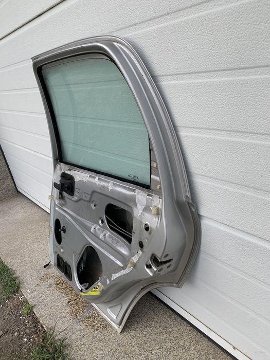 Porta de trás direito corsa b 5p (99)
