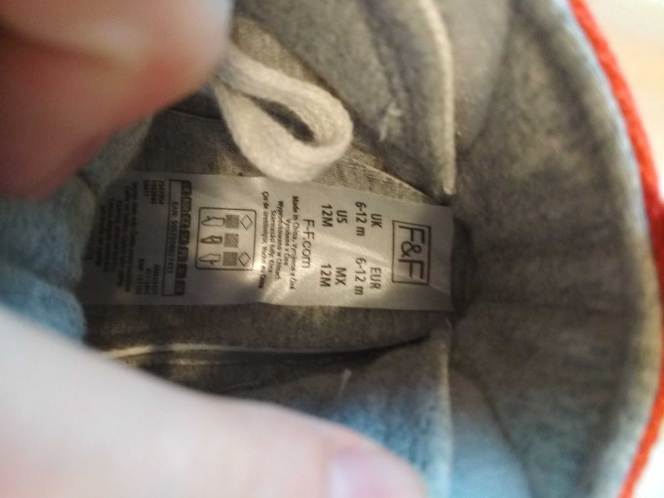 Buty chłopięce niechodki buty kapcie tenisówki 6-12 miesięcy