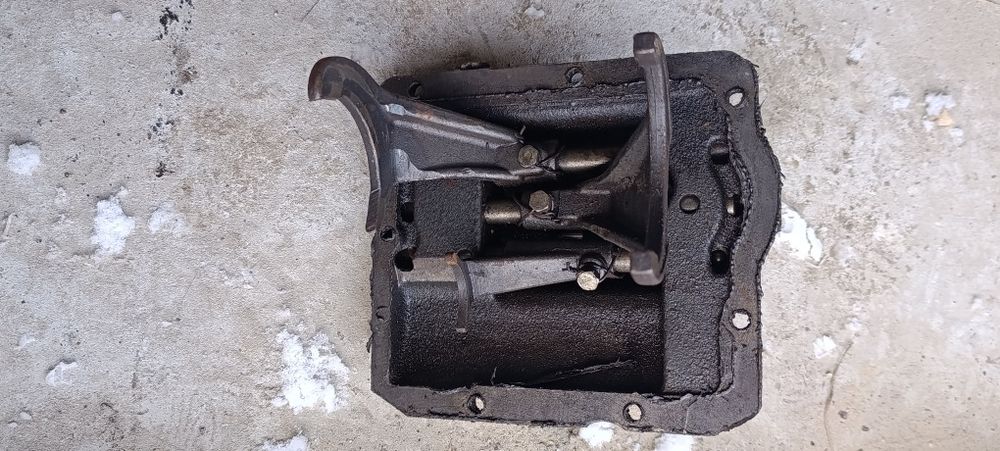 Продам крышку КПП УАЗ