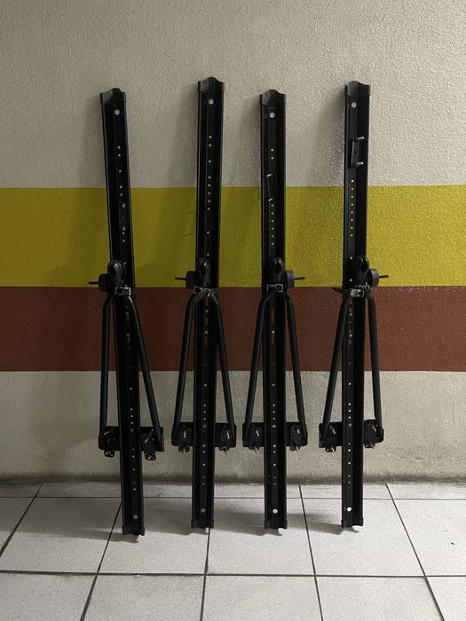 4 suportes para bicicletas
