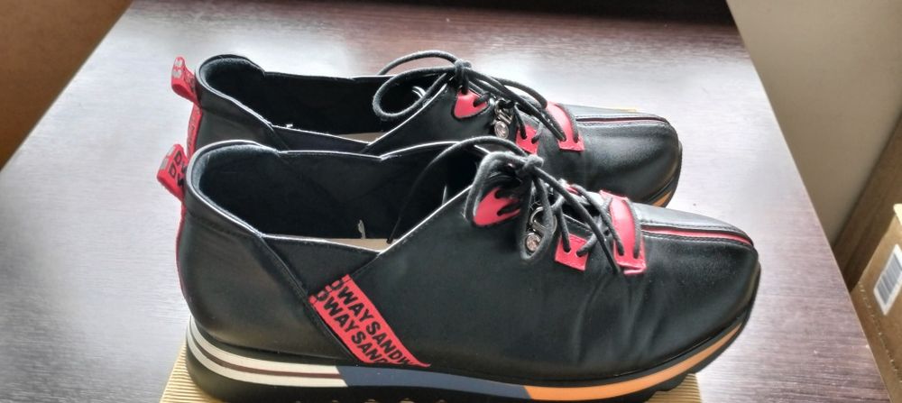 buty sportowe firmowe Sandway