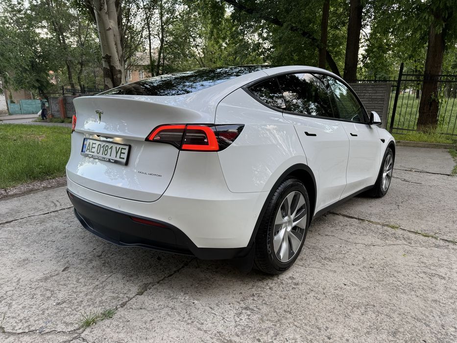 Tesla Model Y 2021