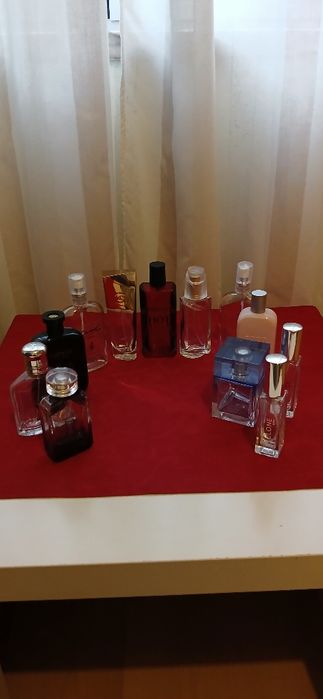 Frascos de perfume, vazios