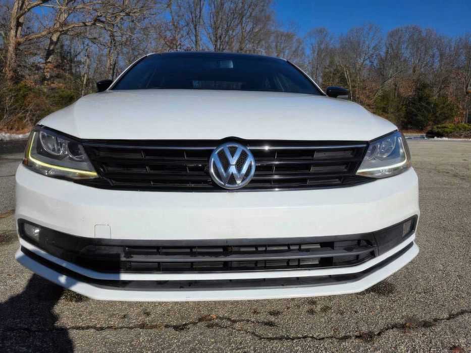 Volkswagen Jetta      2018