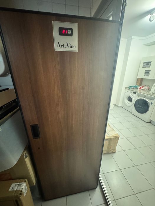 Wine Fridge (large temperature controlled)