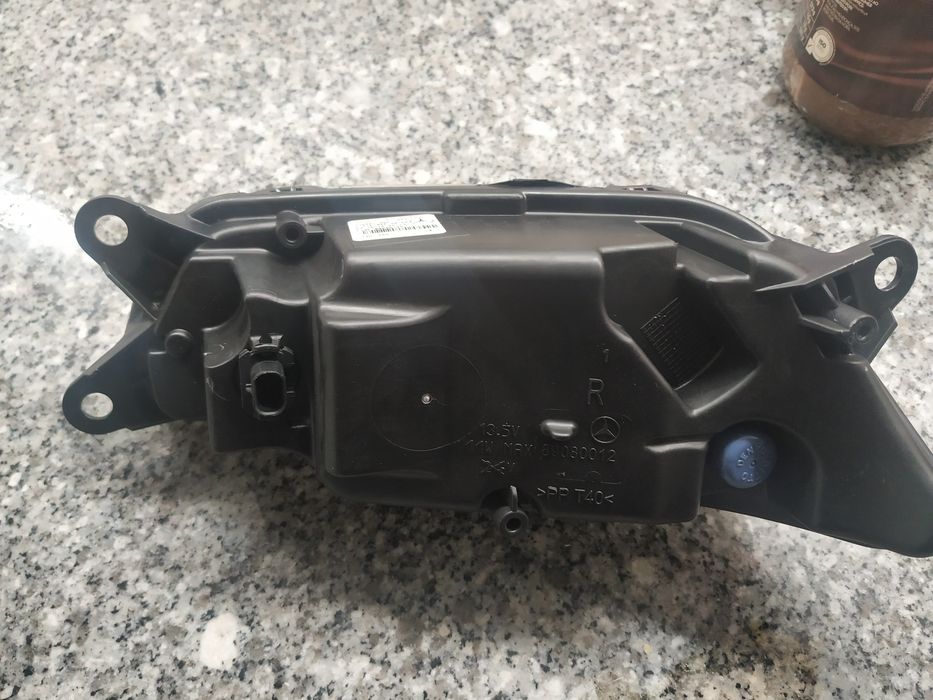 Farol Mercedes Benz