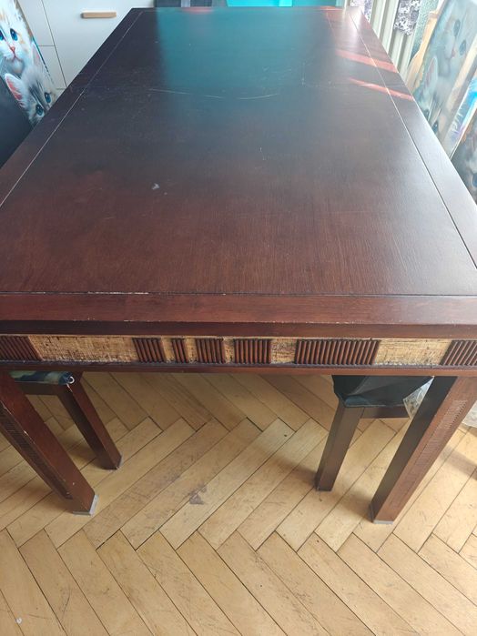 Stół i krzesła firmy Vox