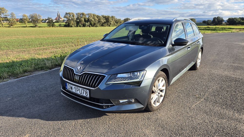 Samochód Skoda Superb