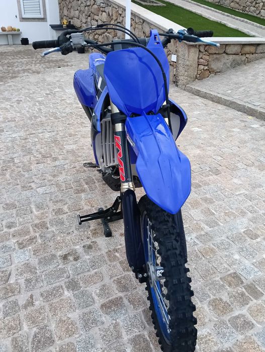 Yamaha YZ250f 2023 com cerca de 130 horas com mudança de óleo e filtro a todas as 7h