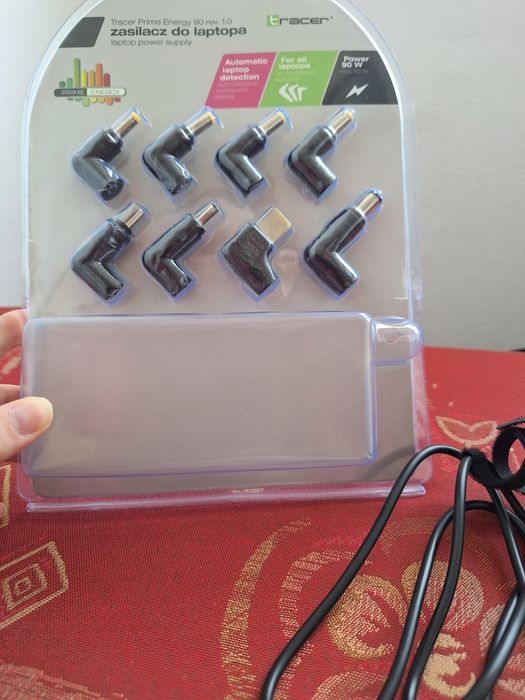 Uniwersalny zasilacz do laptopa