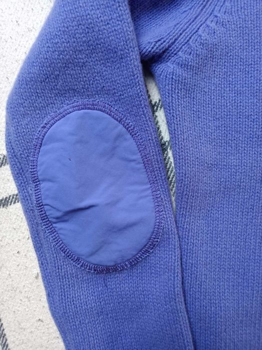 Wełniany kardigan z zamkiem