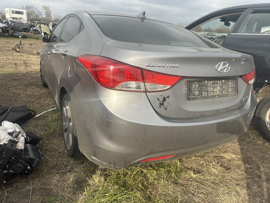 Авторазборка XYUNDAI ELANTRA 2013 год 1.8 бензин автомат