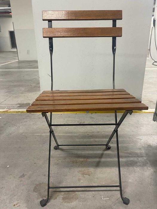 Cadeira Ferro Preto e Madeira Castanha