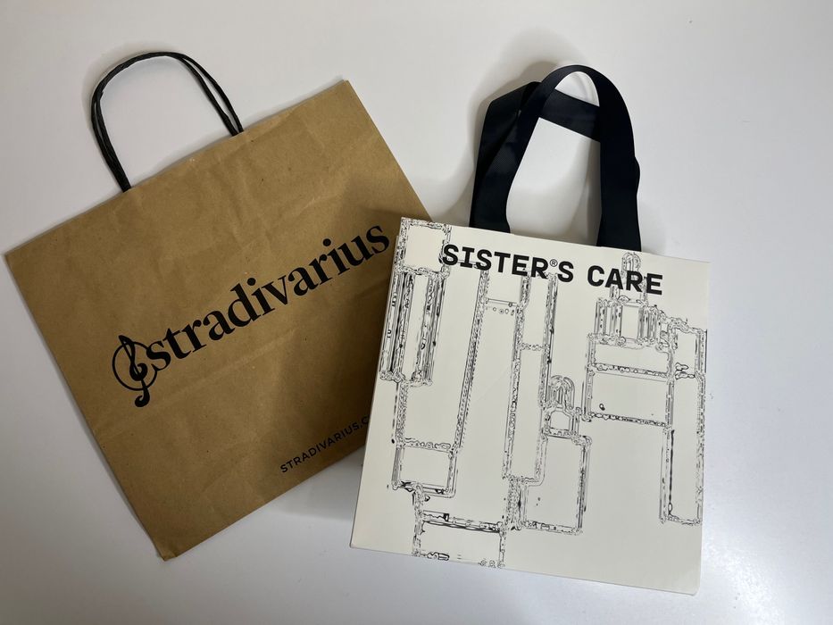 Брендові пакети.