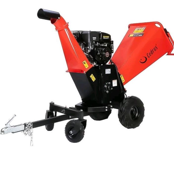 Wynajem rozdrabniacz do gałęzi rębak cedrus RB02pro do12cm i RB04pro