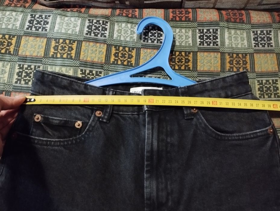 Женские джинсы Zara р.28