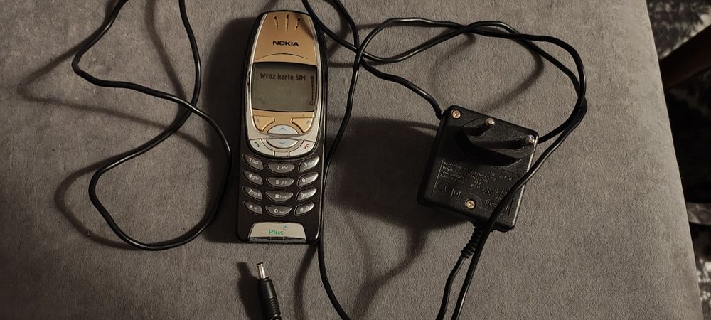 Nokia 6310i  Nokia 6310i