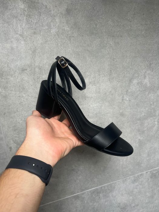 Buty na obcasie