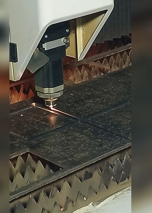 Лазерна по різка металу