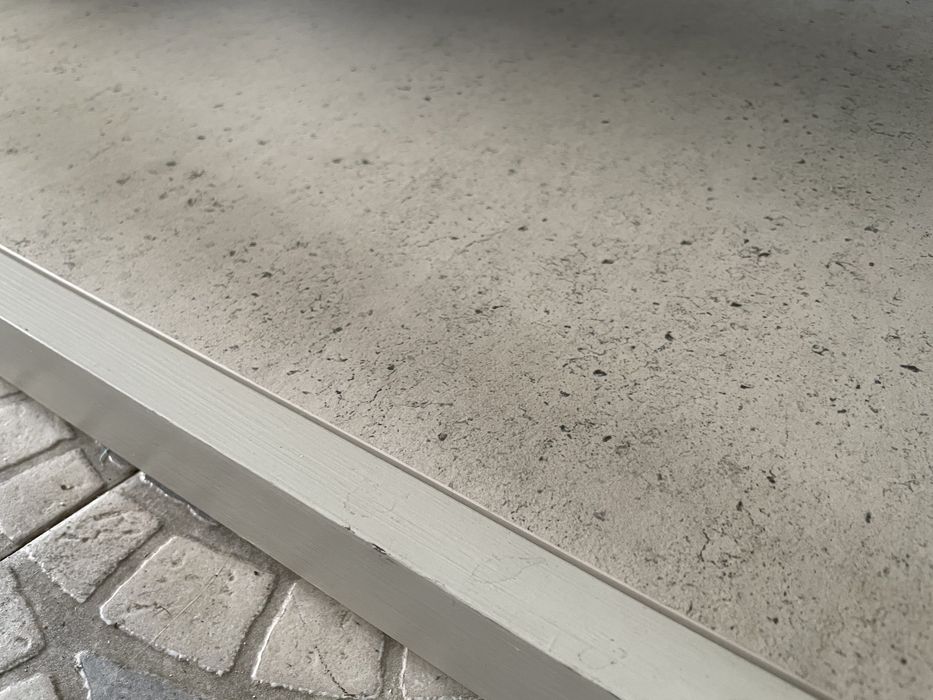 Móvel de apoio / criança