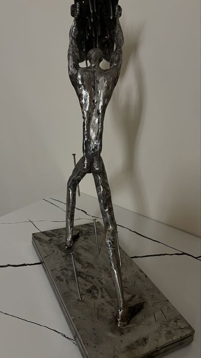 Кована скульптура арт обʼєкт