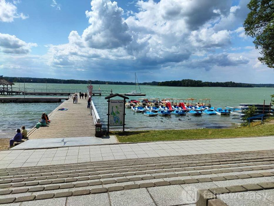 Duży domek letniskowy nad jeziorem, Kretowiny