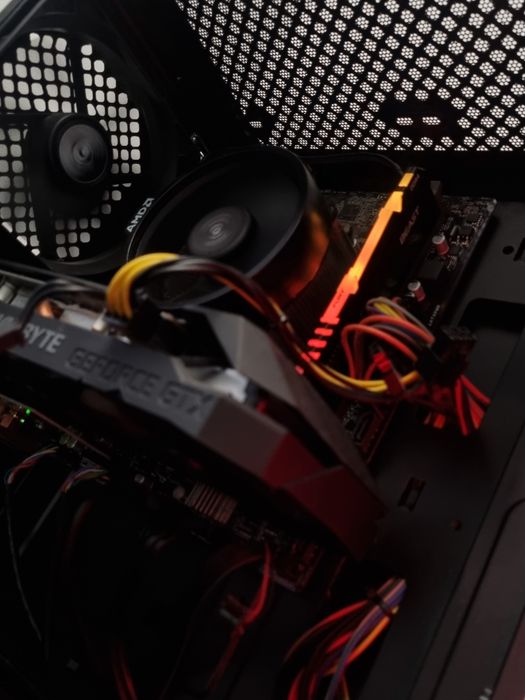 Komputer gamingowy r5 / 1650 / 16gb  RAM  / 512 GB SSD