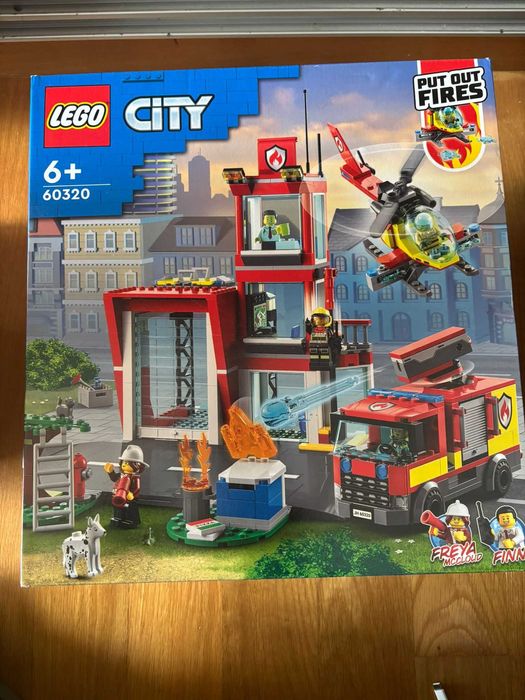 Lego Quartel dos Bombeiros - NOVO (edição coleção)