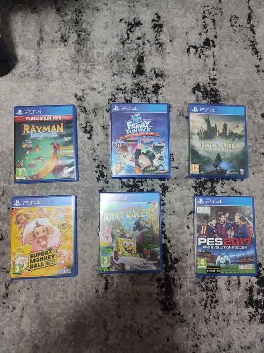 PlayStation 4 with 2 controllers64586482562946121