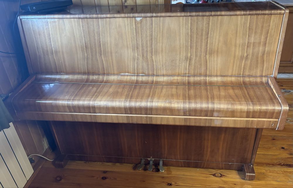 Pianino legnica