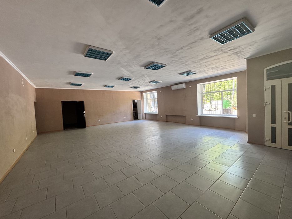 Продаж приміщення пр. Центальний