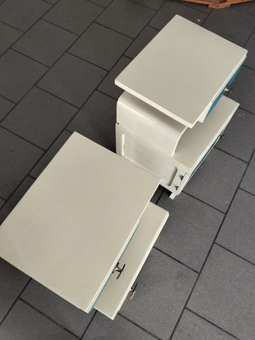 Conjunto de mesinhas de cabeceira vintage