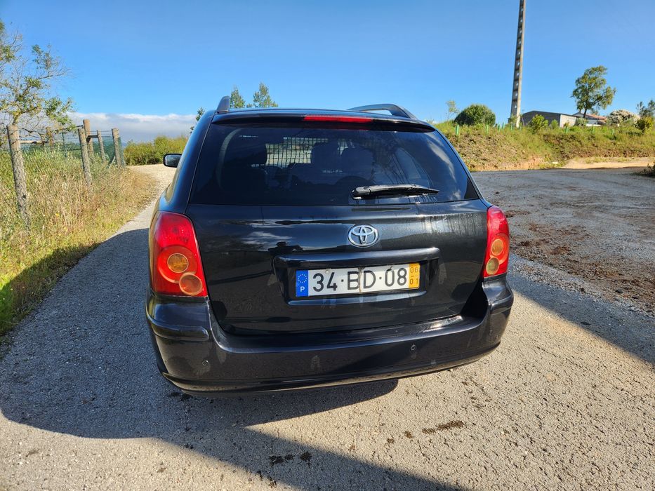 Toyota avensis  2.0 com 300000km