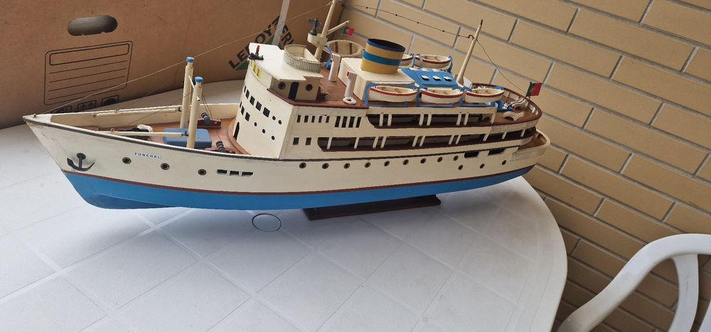 Navio paquete funchal todo madeira artesanal .