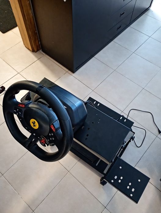 Volante Ferrari thrustmaster