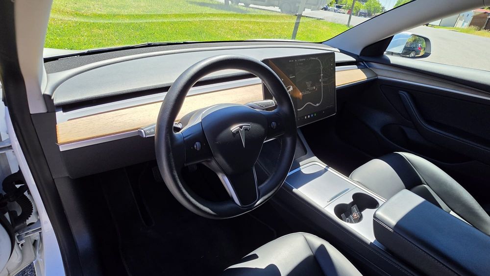 Tesla Model 3 Long Range  Dual Motor AWD