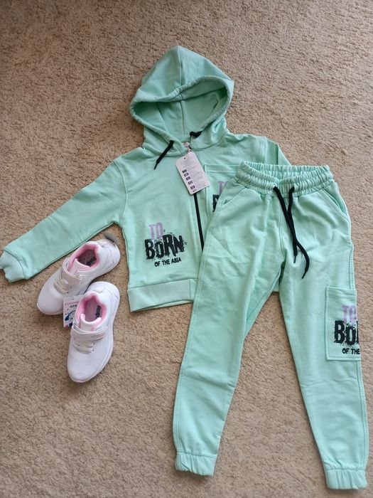 Спортивний костюм для дівчинки