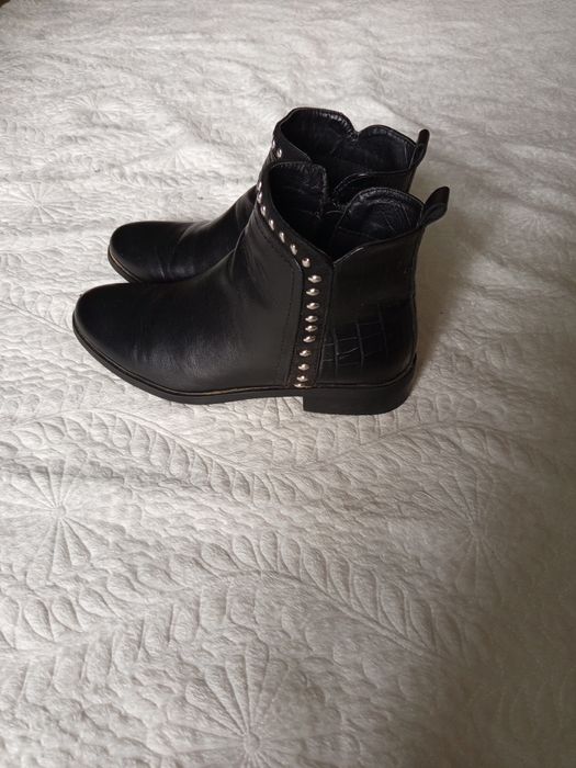 Botki na płaskim obcasie