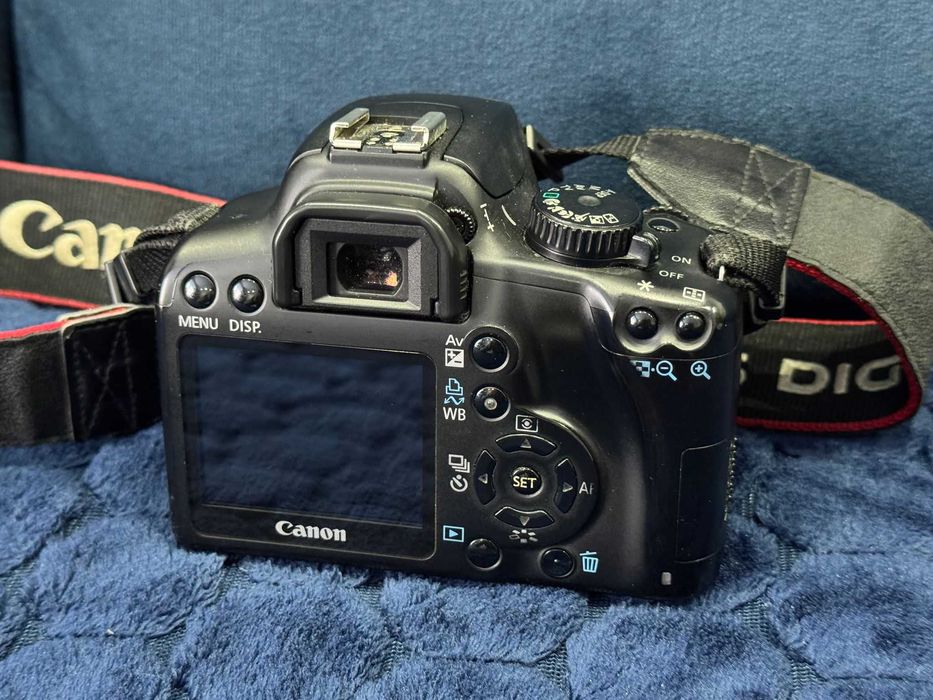 Aparat Lustrzanka Canon EOS 1000D + dodatki