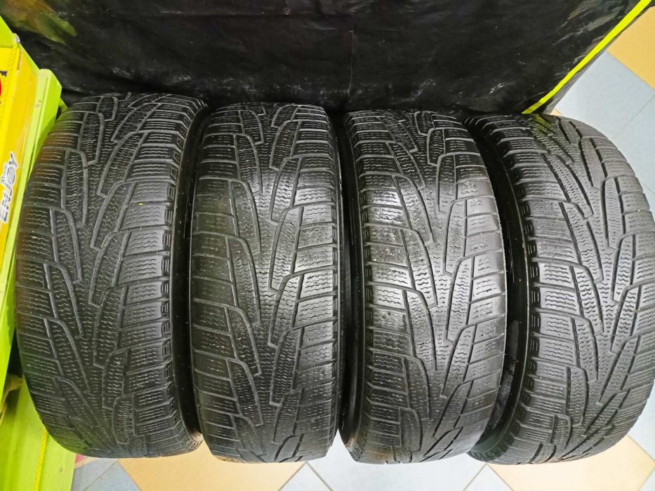 Продам зимові корейські колеса/шини Kumho  I'ZEN KW 31  205/ 60/ R16