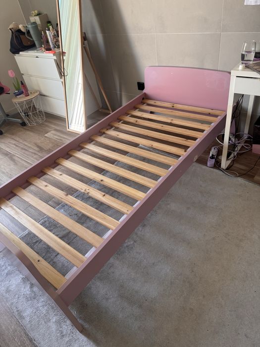 Cama com colchão de criança