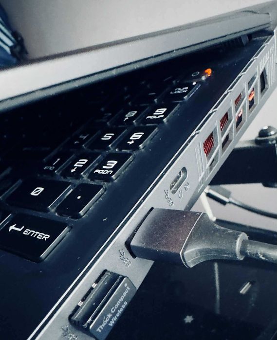 MSI Vector 16 HX A14VHG • i9-14900HX • 32GB • RTX 4080 • 1TB SSD